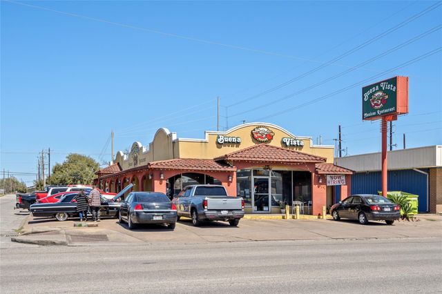 1004 Houston Street, Rosenberg, TX 77471