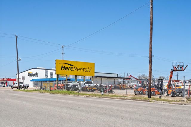 1004 Houston Street, Rosenberg, TX 77471