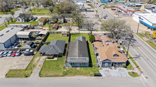 1004 Houston Street, Rosenberg, TX 77471