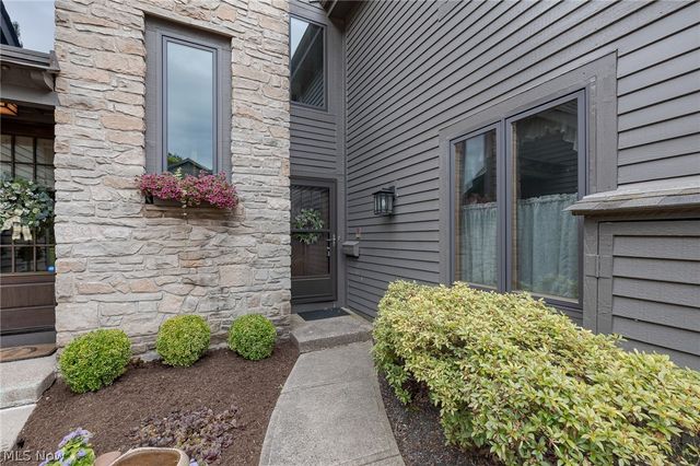 1025 Stonewood Court, Westlake, OH 44145