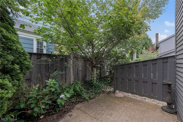1025 Stonewood Court, Westlake, OH 44145