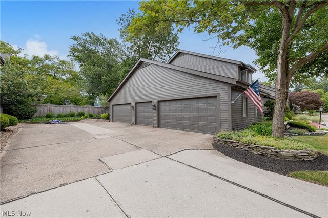 1025 Stonewood Court, Westlake, OH 44145