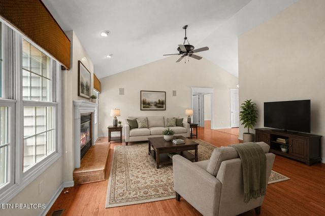 106 Mariners Drive, Crossville, TN 38558