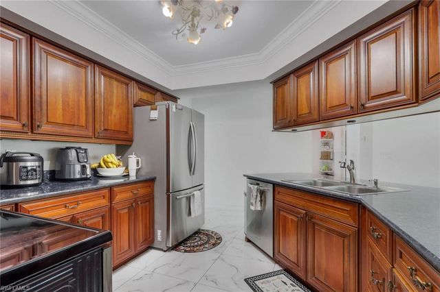 521 31st ST SW, Naples, FL 34117