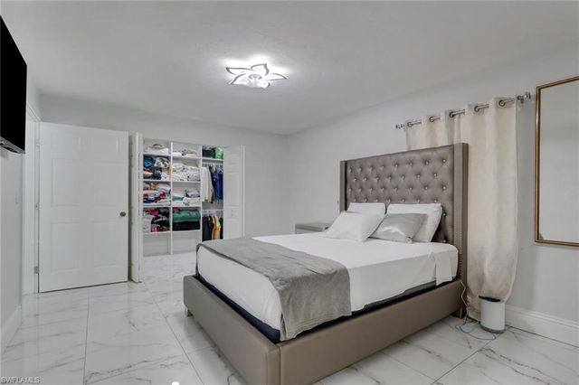 521 31st ST SW, Naples, FL 34117