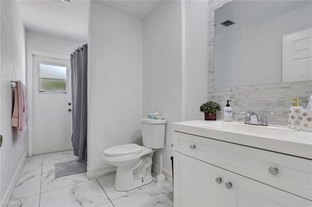 521 31st ST SW, Naples, FL 34117