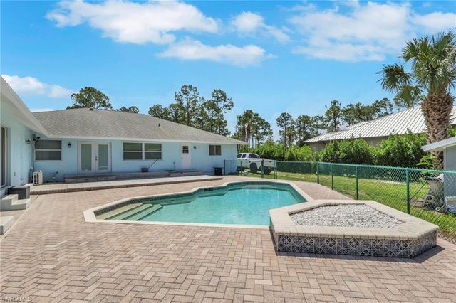 521 31st ST SW, Naples, FL 34117