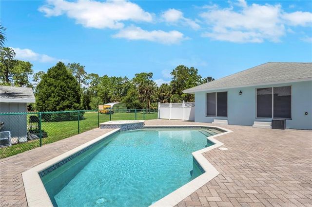 521 31st ST SW, Naples, FL 34117