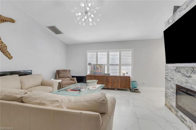 521 31st ST SW, Naples, FL 34117