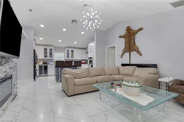 521 31st ST SW, Naples, FL 34117
