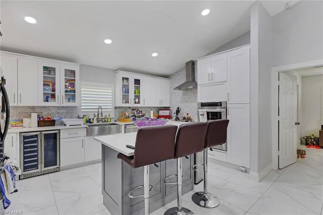 521 31st ST SW, Naples, FL 34117