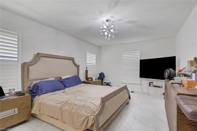 521 31st ST SW, Naples, FL 34117