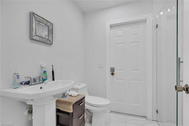 521 31st ST SW, Naples, FL 34117