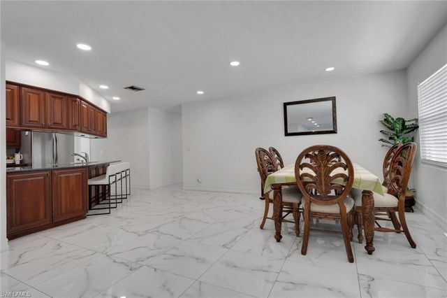 521 31st ST SW, Naples, FL 34117