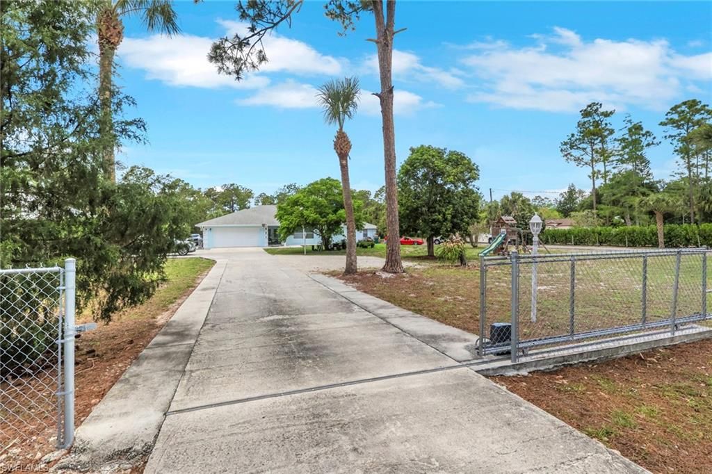 521 31st ST SW, Naples, FL 34117