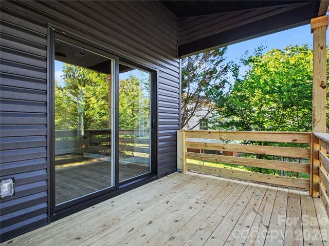 587 Central Drive NW, Concord, NC 28027