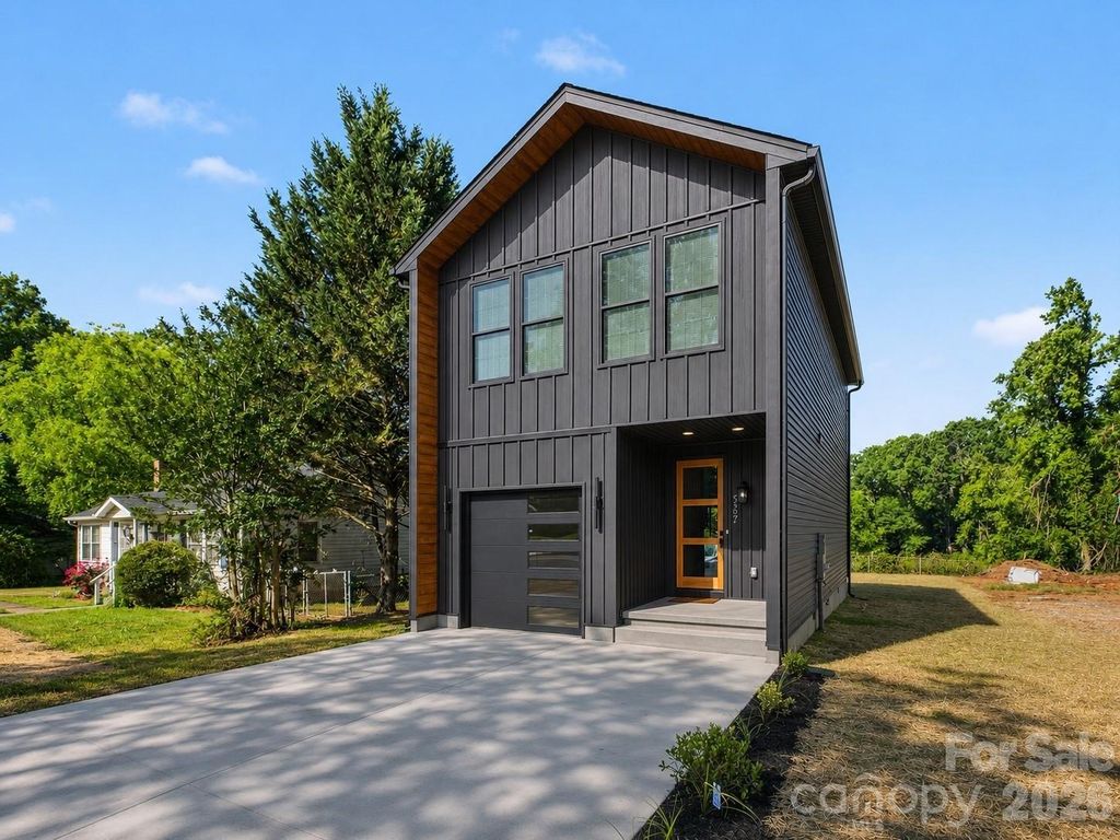587 Central Drive NW, Concord, NC 28027