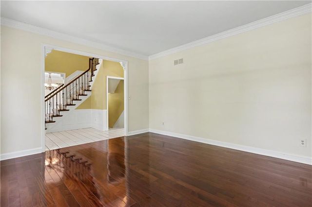 3104 S Victoria Lane, Blue Springs, MO 64015