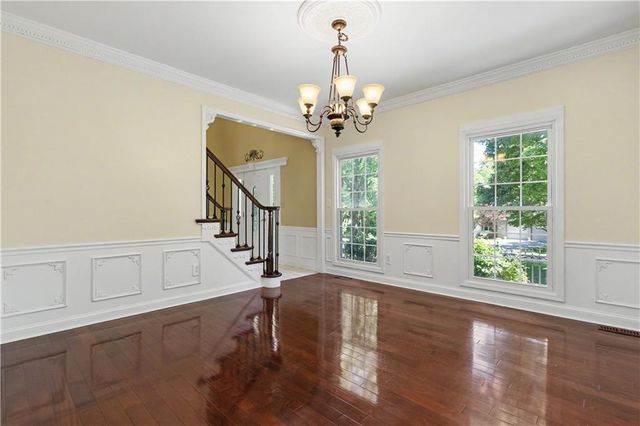 3104 S Victoria Lane, Blue Springs, MO 64015