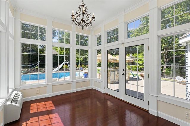 3104 S Victoria Lane, Blue Springs, MO 64015