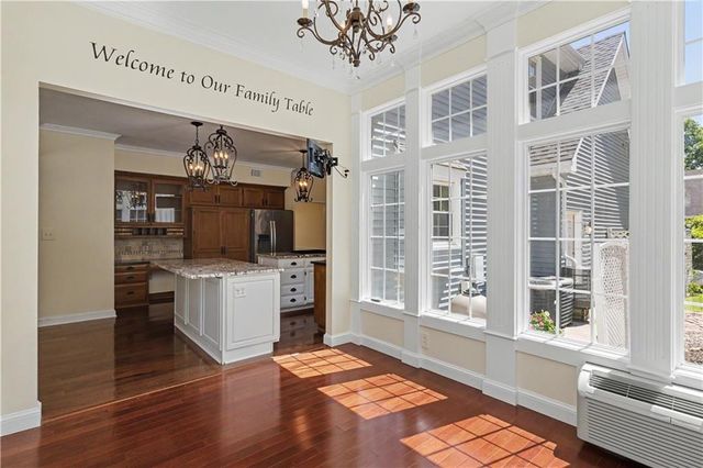 3104 S Victoria Lane, Blue Springs, MO 64015