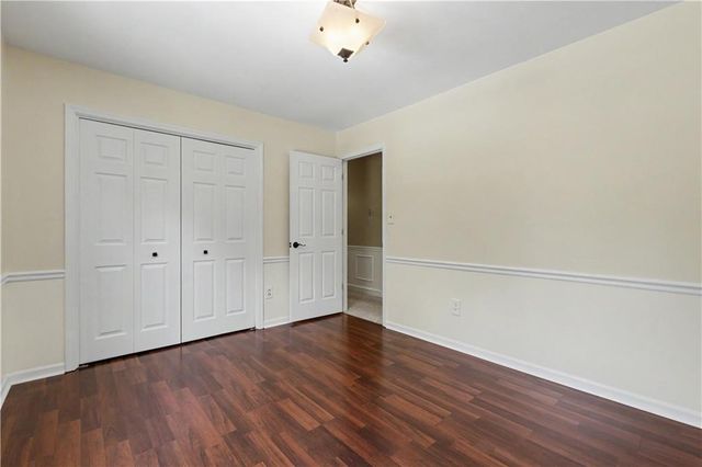 3104 S Victoria Lane, Blue Springs, MO 64015