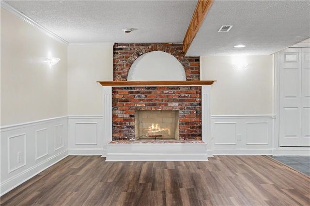 3104 S Victoria Lane, Blue Springs, MO 64015