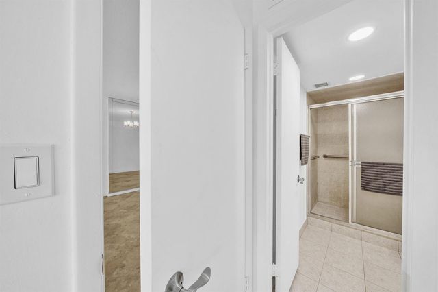 3099 NW 48th Avenue 260, Lauderdale Lakes, FL 33313