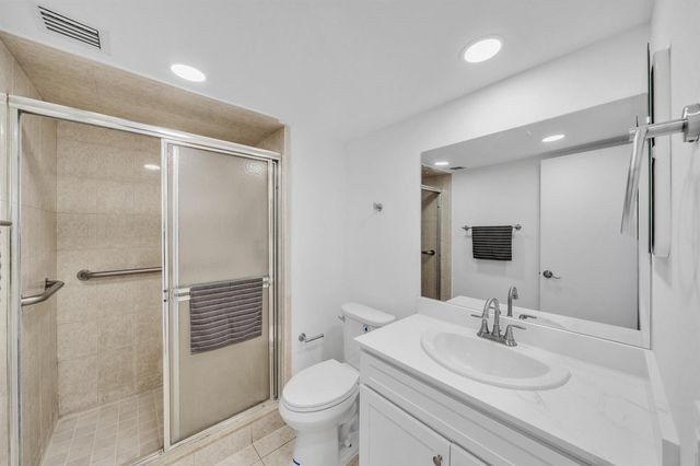3099 NW 48th Avenue 260, Lauderdale Lakes, FL 33313