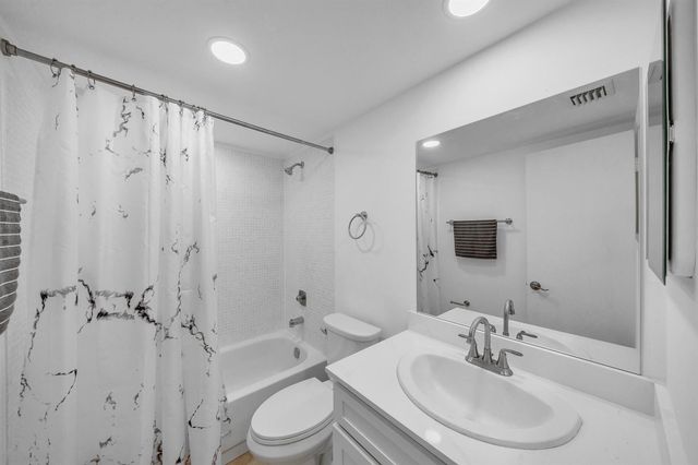 3099 NW 48th Avenue 260, Lauderdale Lakes, FL 33313