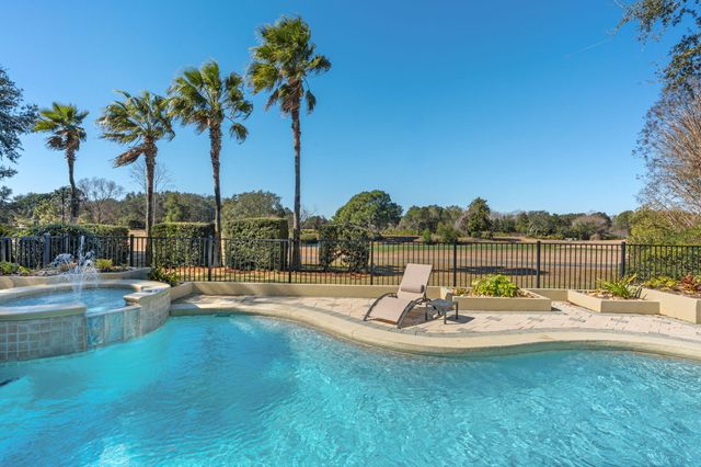 4327 Stonebridge Road, Destin, FL 32541