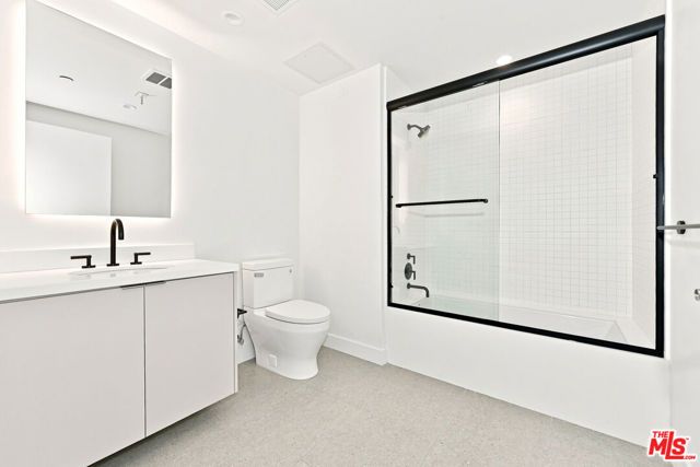 1130 N Orange Drive 301, Los Angeles, CA 90038