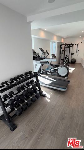 1130 N Orange Drive 301, Los Angeles, CA 90038