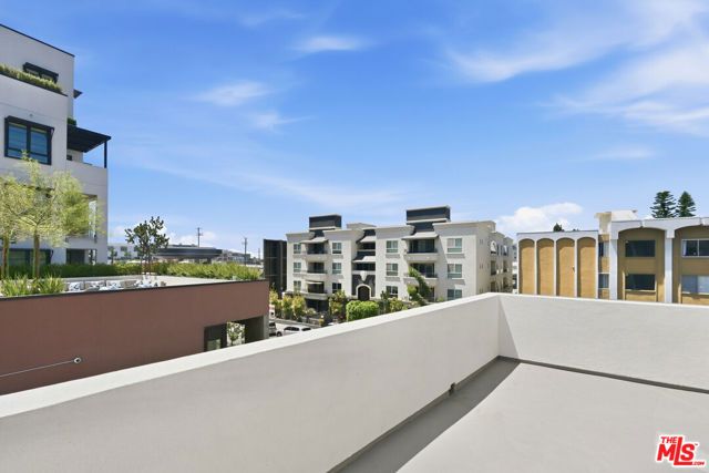 1130 N Orange Drive 301, Los Angeles, CA 90038