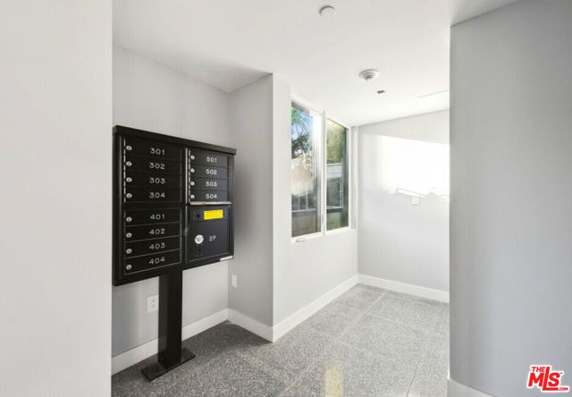 1130 N Orange Drive 301, Los Angeles, CA 90038