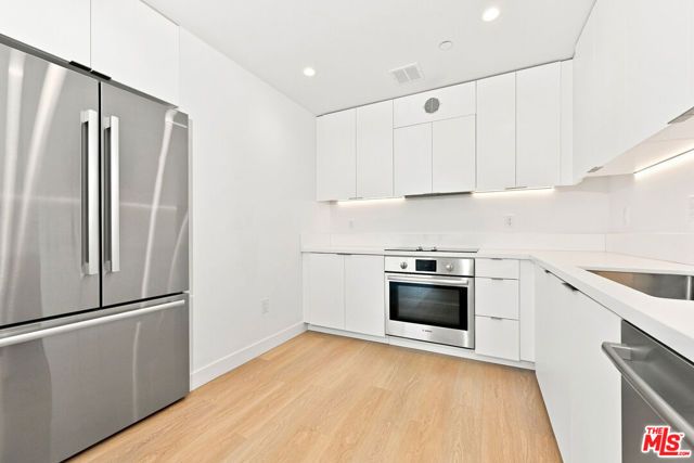 1130 N Orange Drive 301, Los Angeles, CA 90038