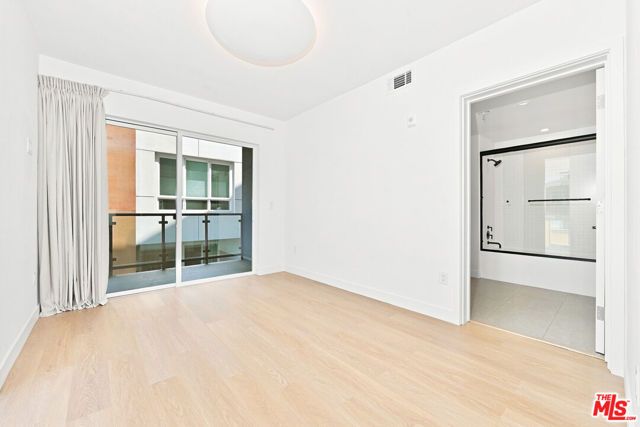 1130 N Orange Drive 301, Los Angeles, CA 90038