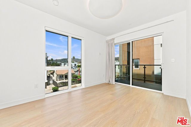 1130 N Orange Drive 301, Los Angeles, CA 90038