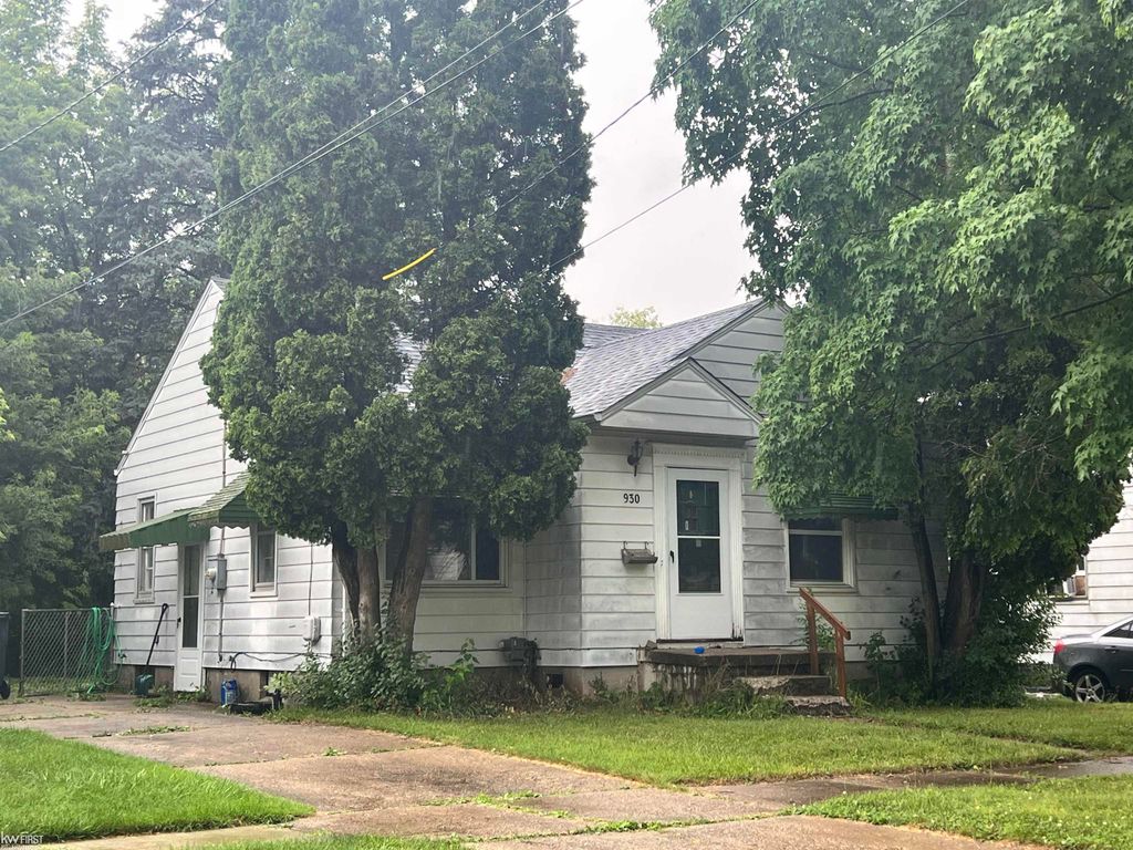 930 Bloor Avenue, Flint, MI 48507