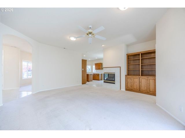 3279 Lakemont Dr, Eugene, OR 97408