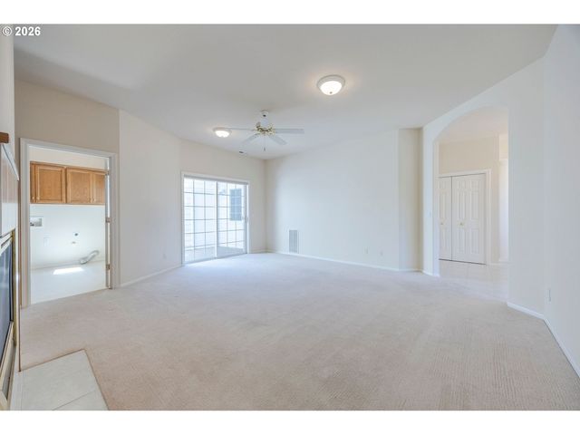 3279 Lakemont Dr, Eugene, OR 97408