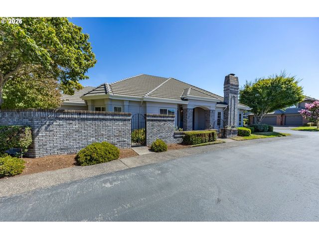 3279 Lakemont Dr, Eugene, OR 97408
