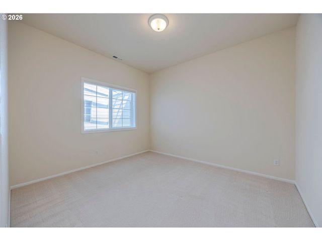 3279 Lakemont Dr, Eugene, OR 97408