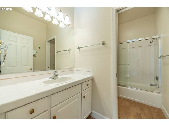 3279 Lakemont Dr, Eugene, OR 97408