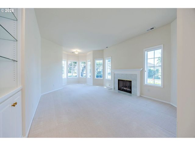 3279 Lakemont Dr, Eugene, OR 97408