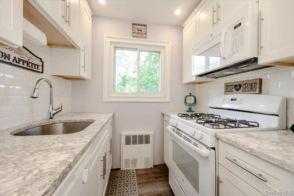 346 Edmunton Drive L17, North Babylon, NY 11703 — photo 5