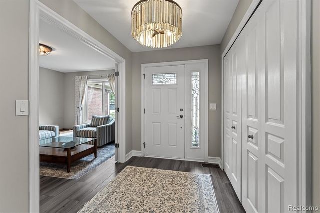 22702 Brantingham Road, Macomb, MI 48044