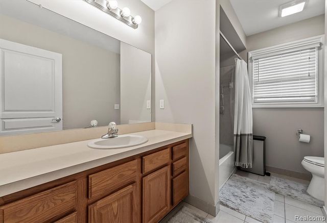 22702 Brantingham Road, Macomb, MI 48044