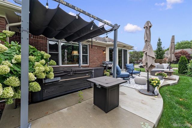 22702 Brantingham Road, Macomb, MI 48044