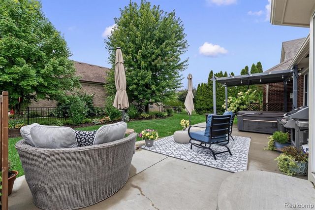 22702 Brantingham Road, Macomb, MI 48044